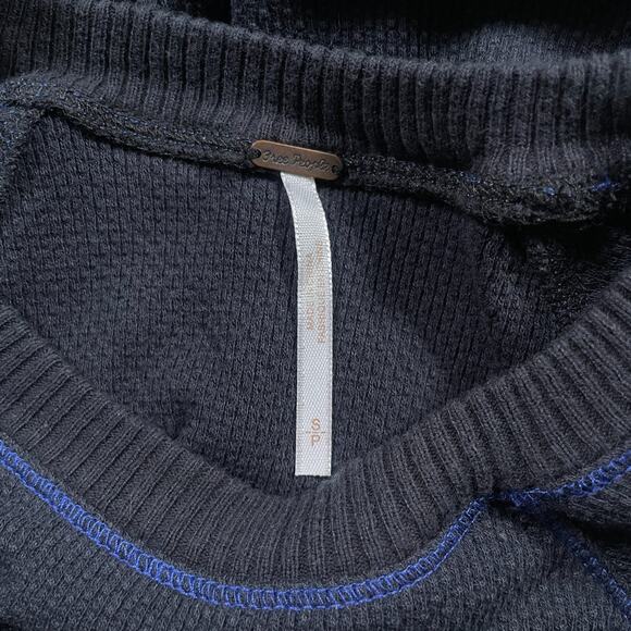 Free People Women's Small In The Mix Cuff Top Navy Blue Thermal Boho Long Sleeve - Picture 9 of 12